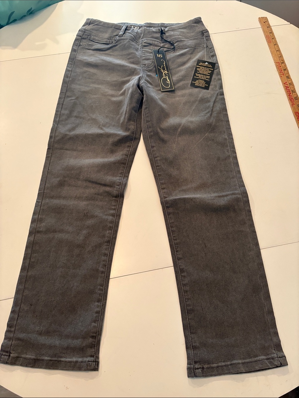 DG2 by Diane Gilman Gray Straight call Max women’s denim Jeans